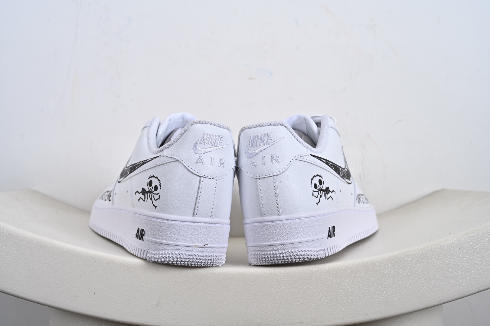 定制版二次元主题 Nike Air Force 1 Low’07 捣蛋鬼 空军一号低帮休闲板鞋 ZH0316-096