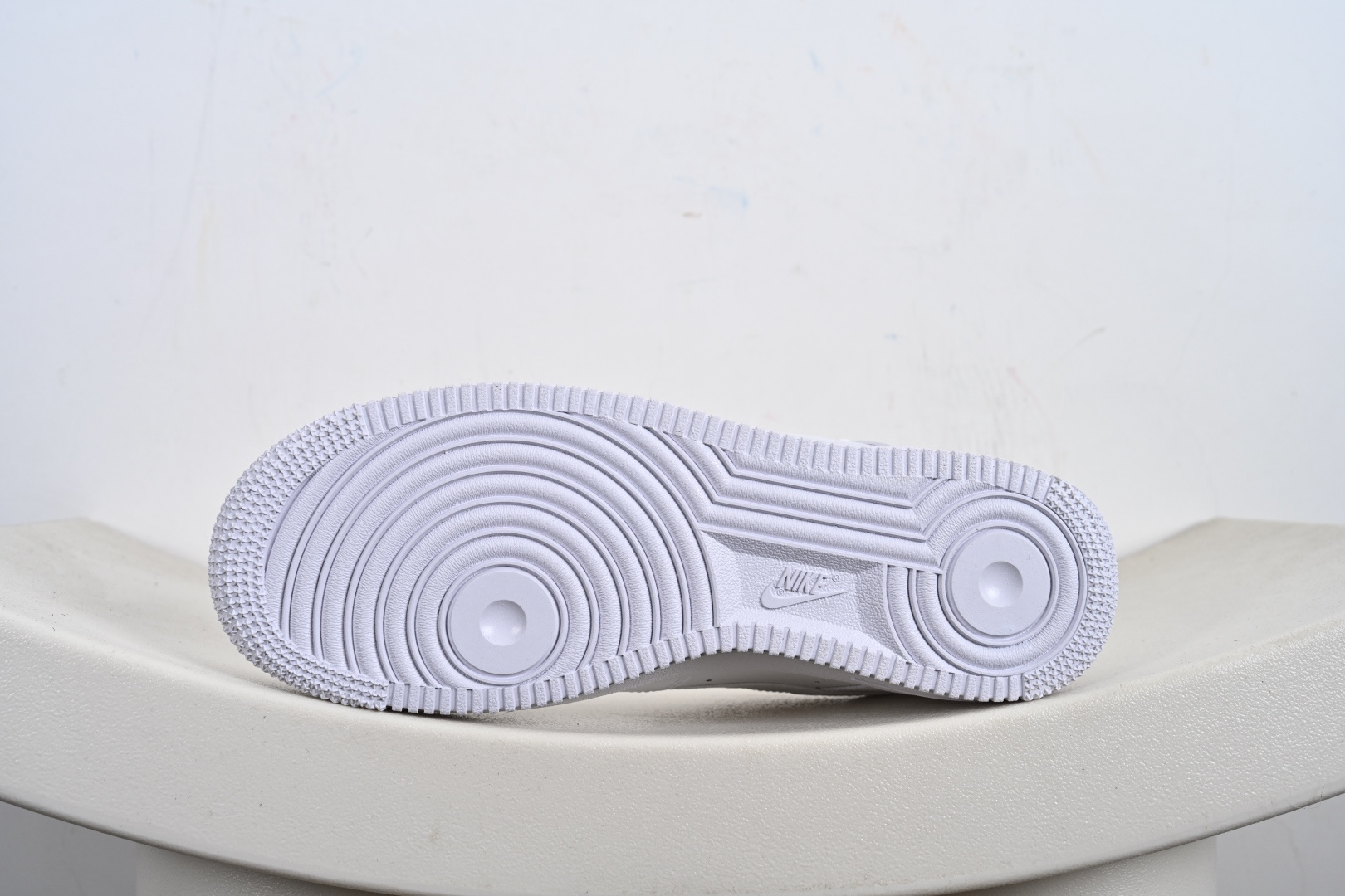 定制版二次元主题 Nike Air Force 1 Low’07 捣蛋鬼 空军一号低帮休闲板鞋 ZH0316-096