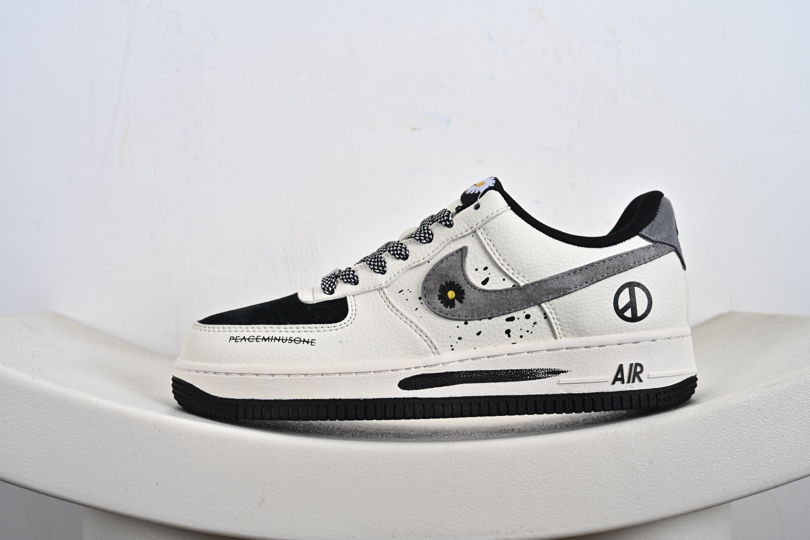 定制版Peaceminusone x Nike Air Force 1 Low 小雏菊 x 耐克 空军一号 低帮 联名黑白灰 QW5606-265