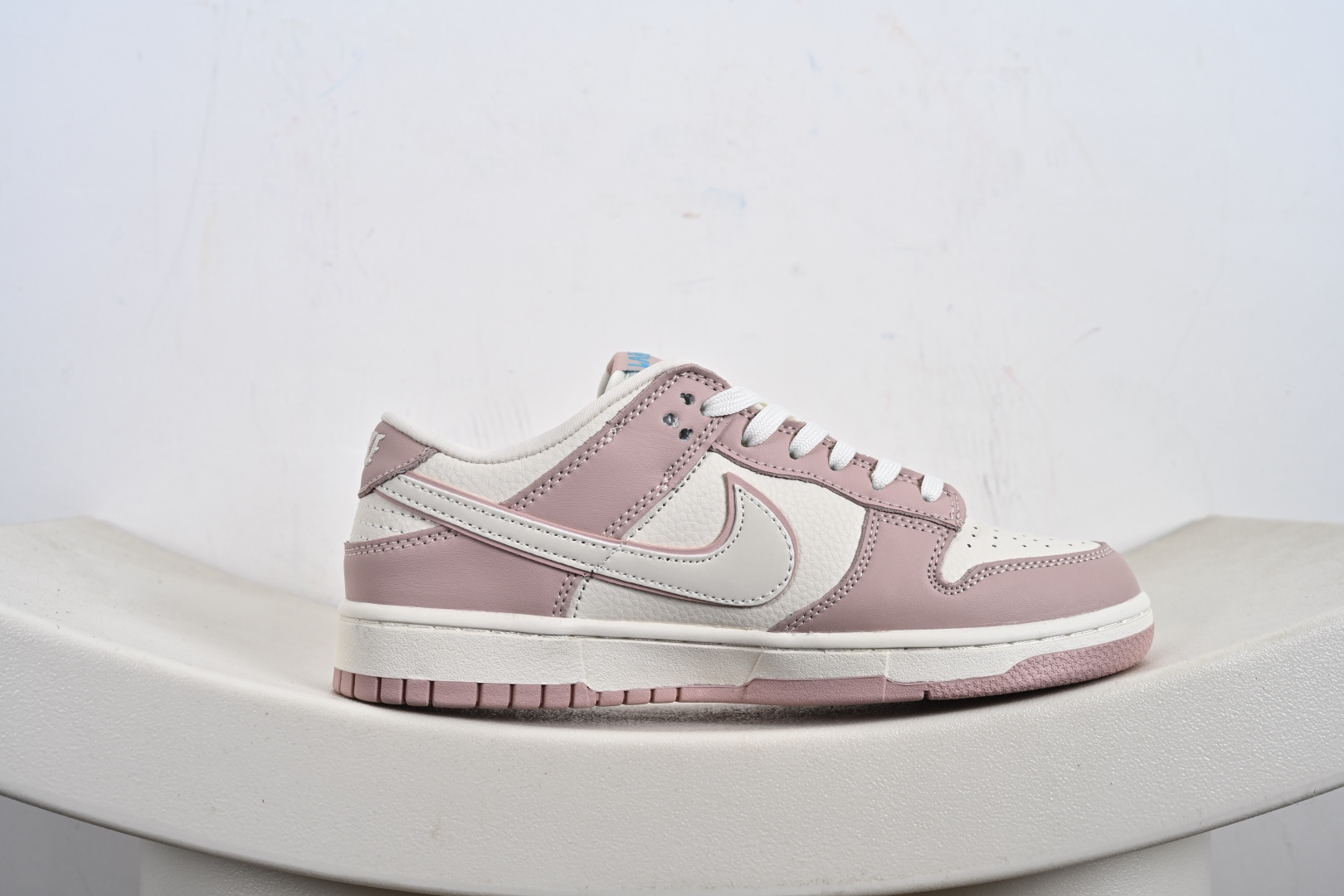Nike SB Dunk Low“ 鸽子粉拉布布” 周年高端定制 低帮休闲板鞋 DG2025-005