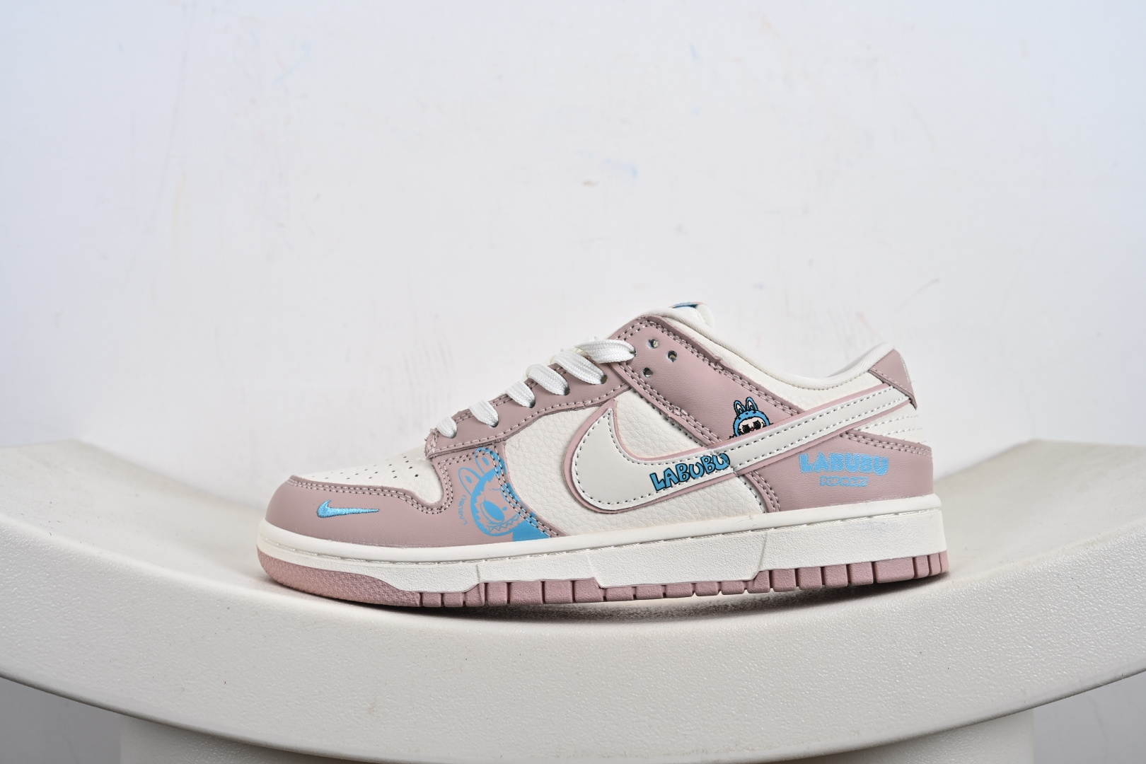 Nike SB Dunk Low“ 鸽子粉拉布布” 周年高端定制 低帮休闲板鞋 DG2025-005