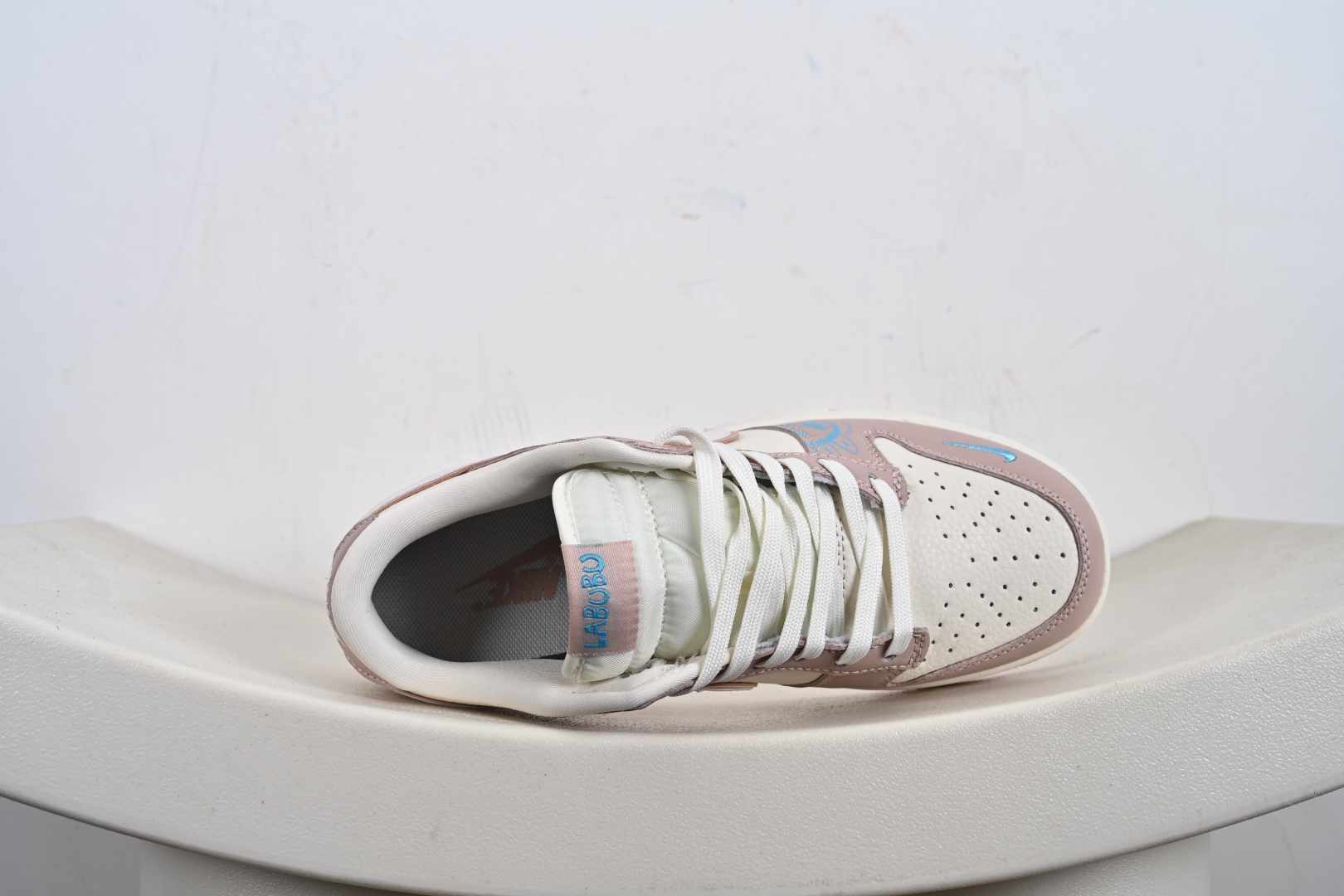 Nike SB Dunk Low“ 鸽子粉拉布布” 周年高端定制 低帮休闲板鞋 DG2025-005