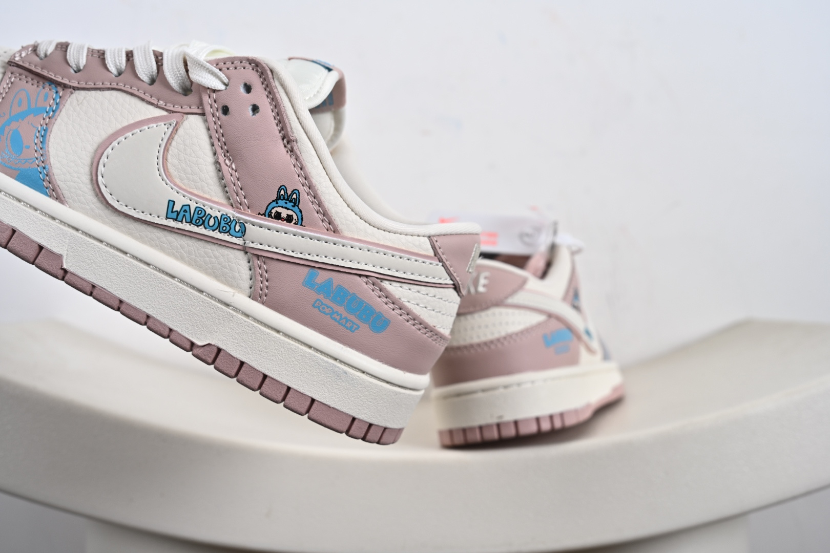 Nike SB Dunk Low“ 鸽子粉拉布布” 周年高端定制 低帮休闲板鞋 DG2025-005