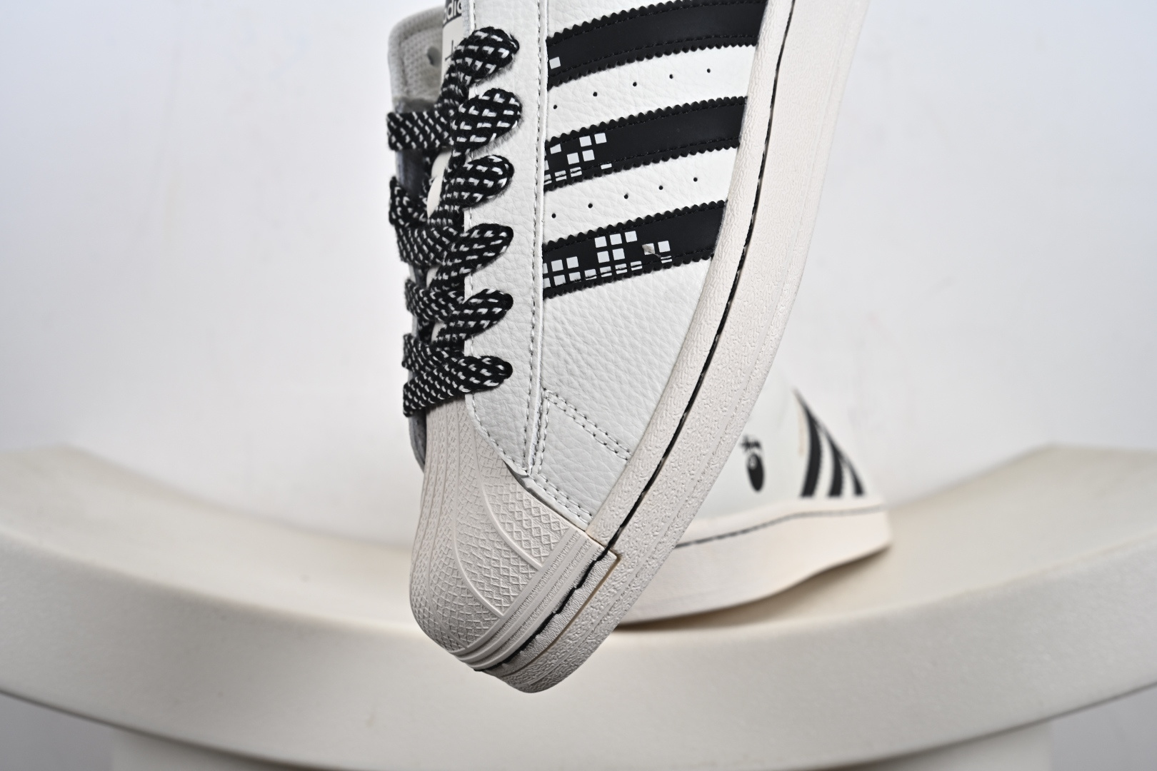 定制版Stussy x Adidas Original Superstar 斯图西 x 阿迪达斯 低帮 联名米白黑 贝壳头防滑耐磨轻便板鞋 SD6816