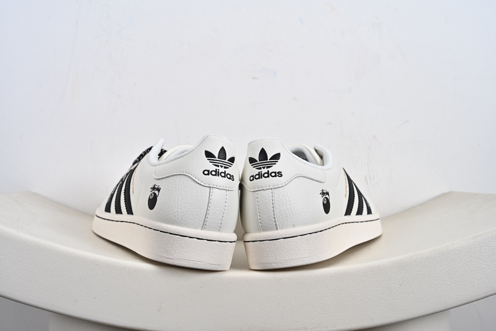 定制版Stussy x Adidas Original Superstar 斯图西 x 阿迪达斯 低帮 联名米白黑 贝壳头防滑耐磨轻便板鞋 SD6816