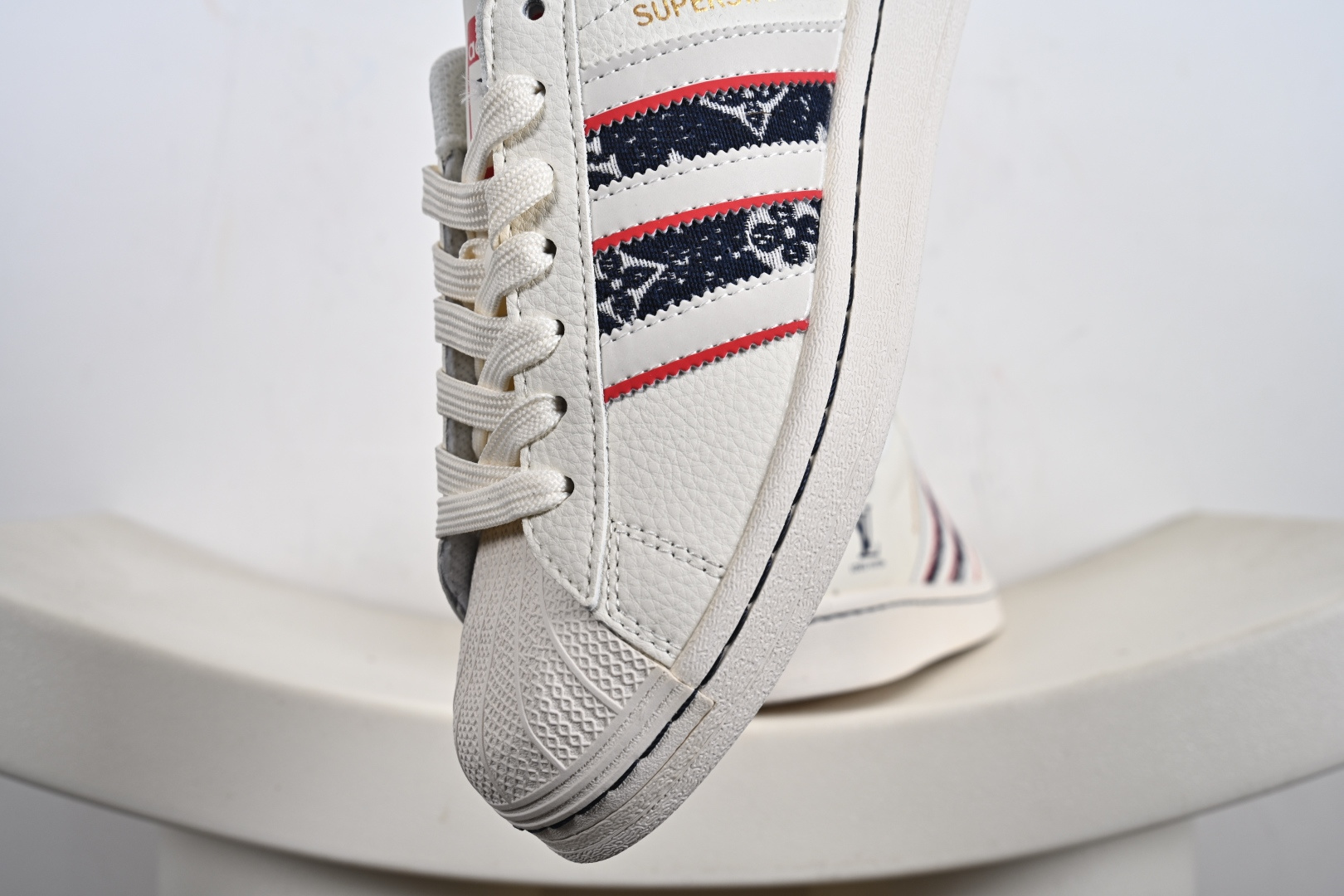 Adidas Originals Superstar 联名款贝壳头 JY8909