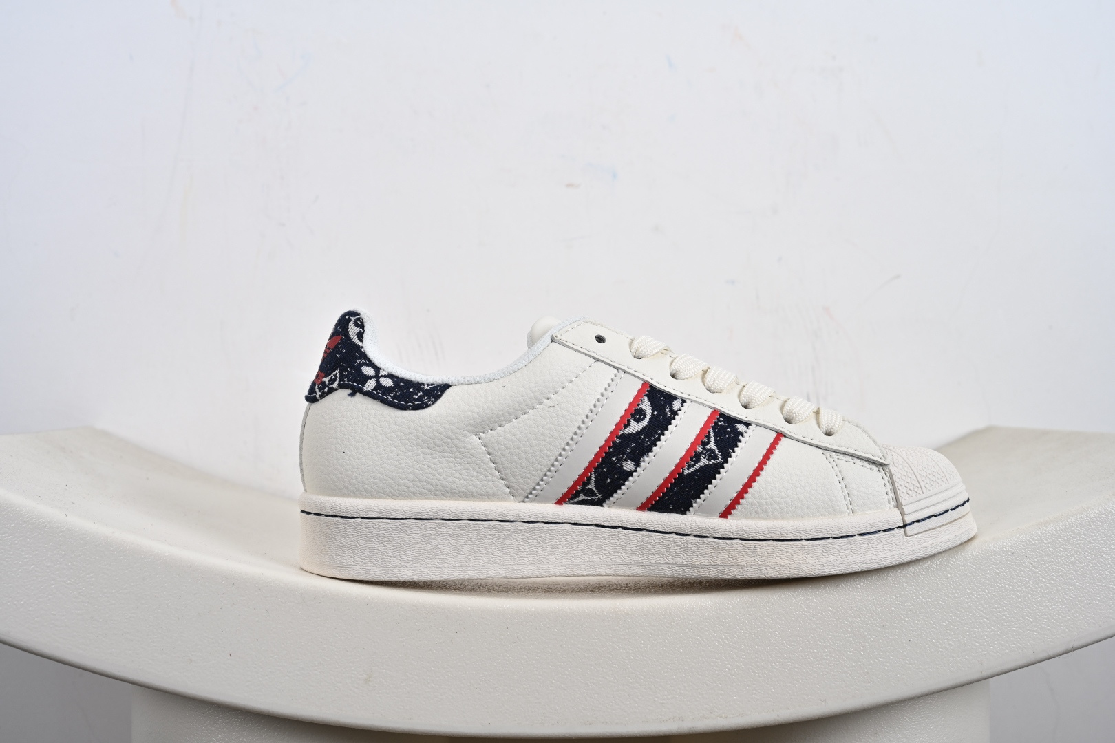 Adidas Originals Superstar 联名款贝壳头 JY8909