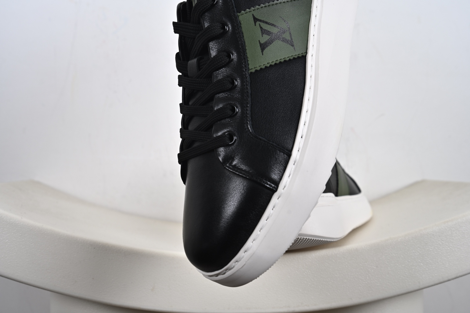 Louis Vuitton Trainer 2021ss早春全新时装走秀运动鞋