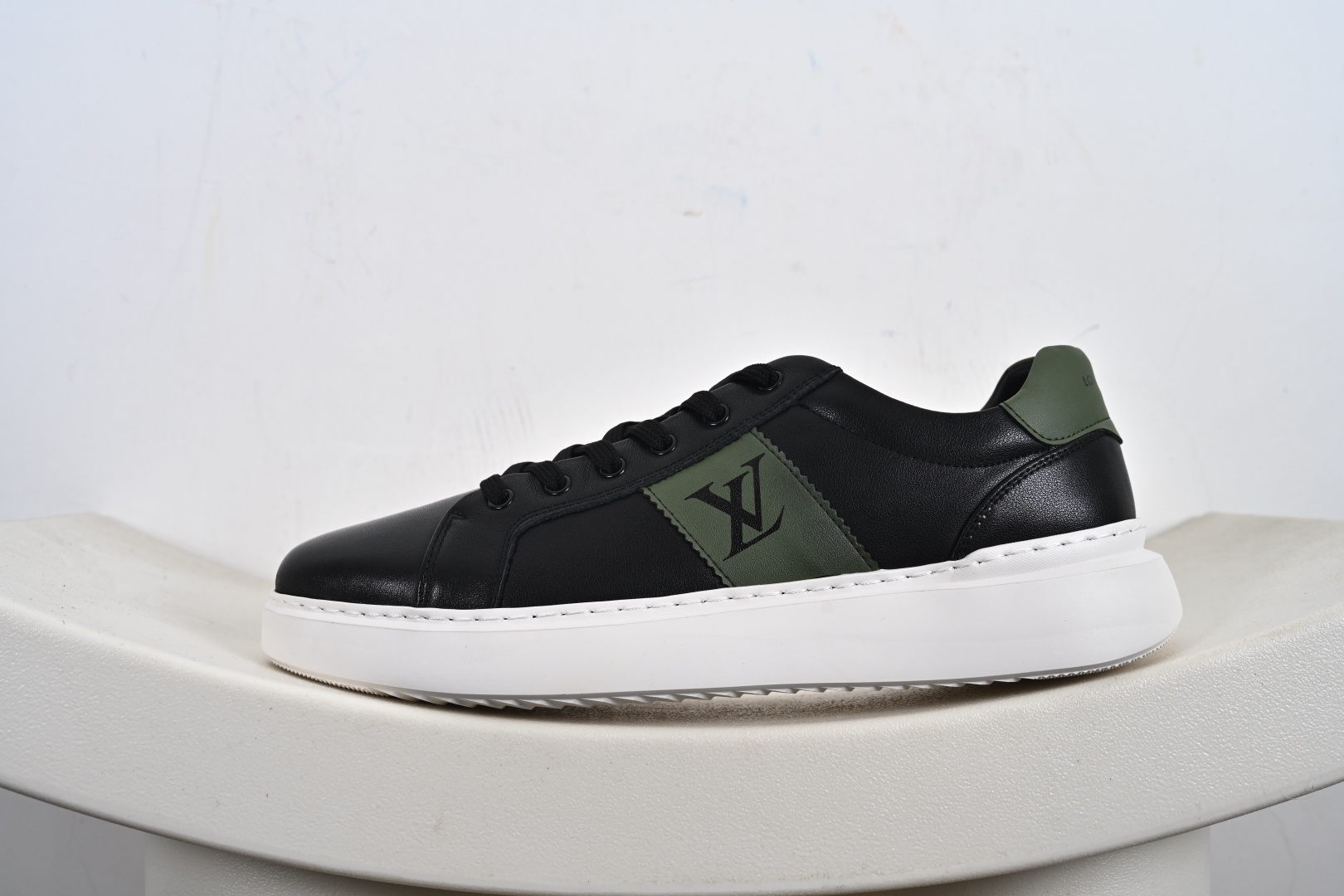 Louis Vuitton Trainer 2021ss早春全新时装走秀运动鞋