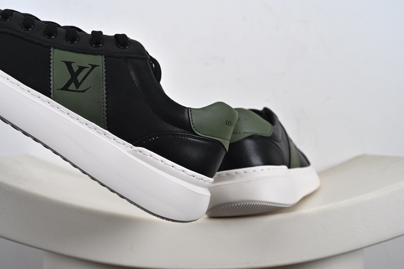 Louis Vuitton Trainer 2021ss早春全新时装走秀运动鞋