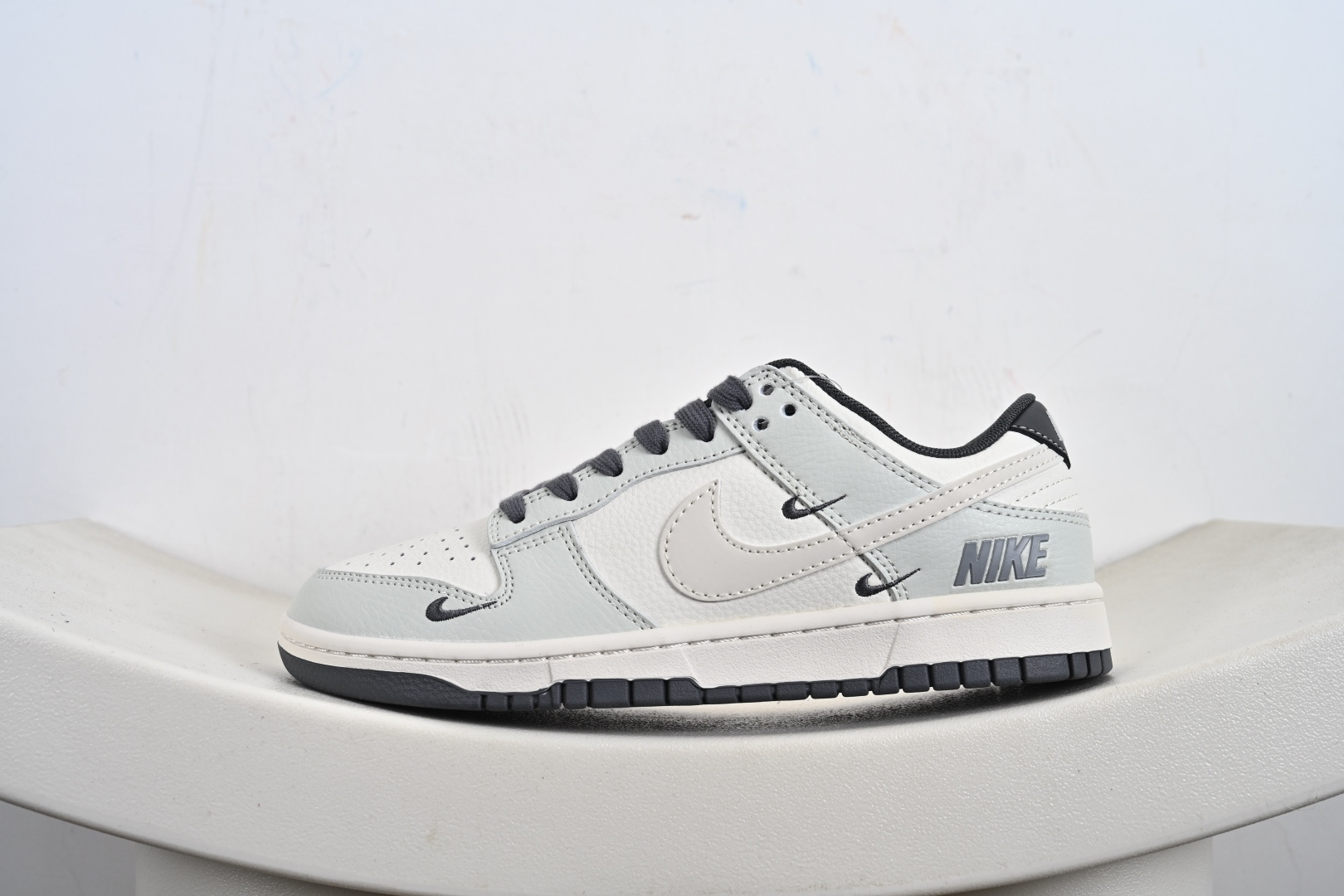 定制版Nike SB Dunk Low 耐克抹茶灰 周年高端定制 低帮休闲板鞋 JP1628-056