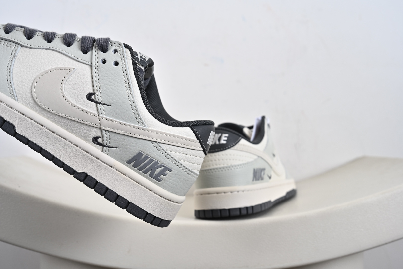 定制版Nike SB Dunk Low 耐克抹茶灰 周年高端定制 低帮休闲板鞋 JP1628-056