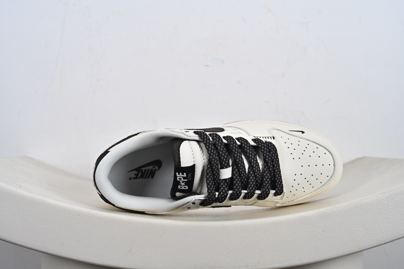 定制版Nike SB Dunk Low Bape联名 鳞纹米棕勾 高端定制 低帮休闲板鞋 QW5836-016