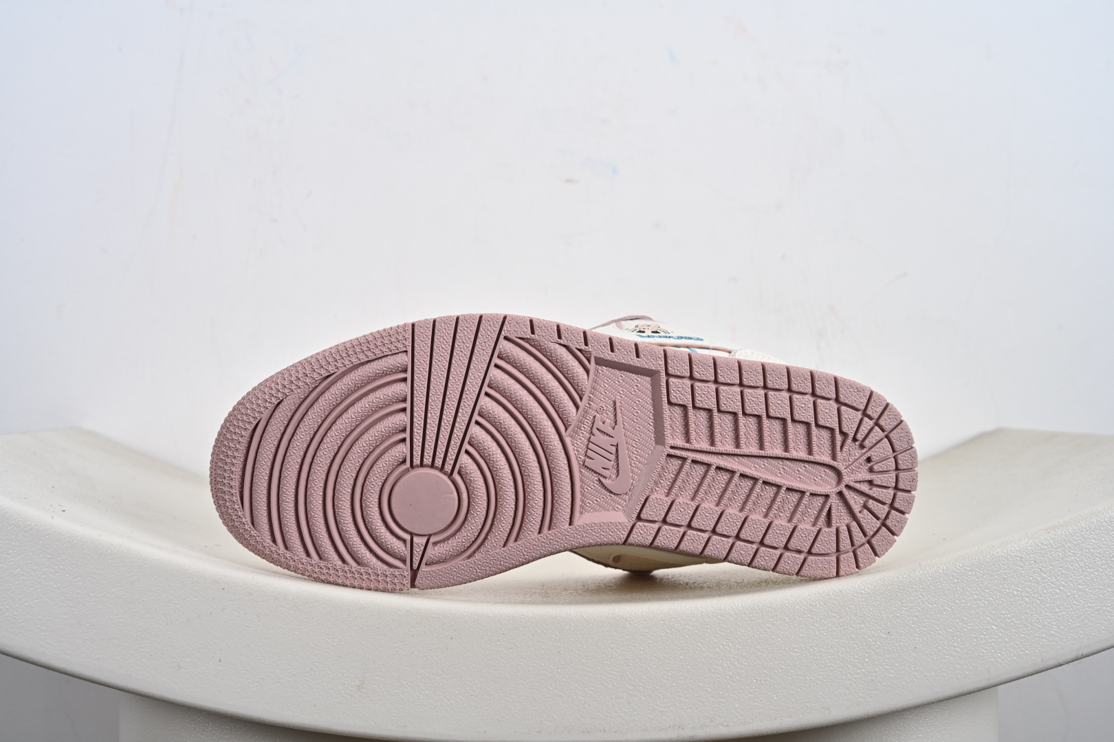 定制版Labubu x Air Jordan 1 Low 拉布布 x AJ1 低帮 联名粉白 AJ1 乔丹1代 aj1 乔1 低邦 联名粉白 QG2025-005