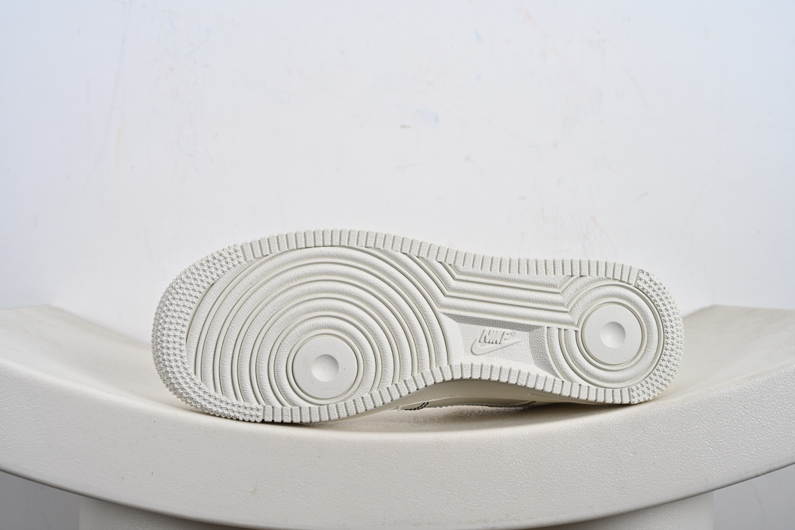 定制版Nike Air Force 1'07 Low 米黑线 空军一号低帮休闲板鞋 CS5288-032