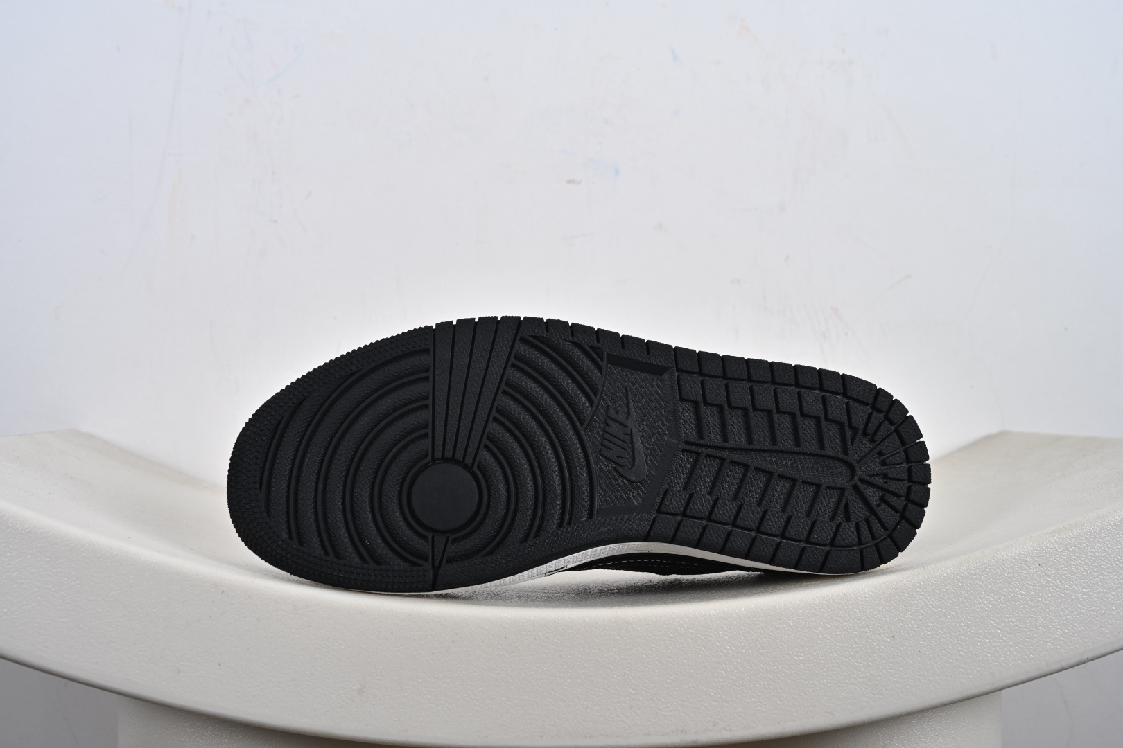 LV x Travis Scott x Air Jordan 1 Low 乔丹1代低帮倒钩LV联名黑色格子 DZ5899-008