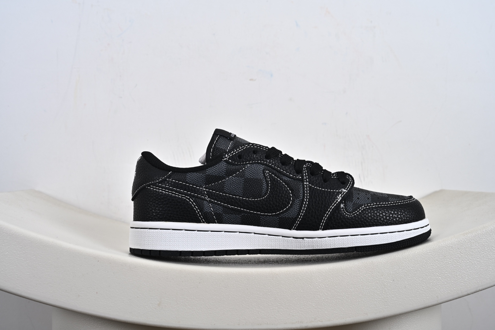 LV x Travis Scott x Air Jordan 1 Low 乔丹1代低帮倒钩LV联名黑色格子 DZ5899-008