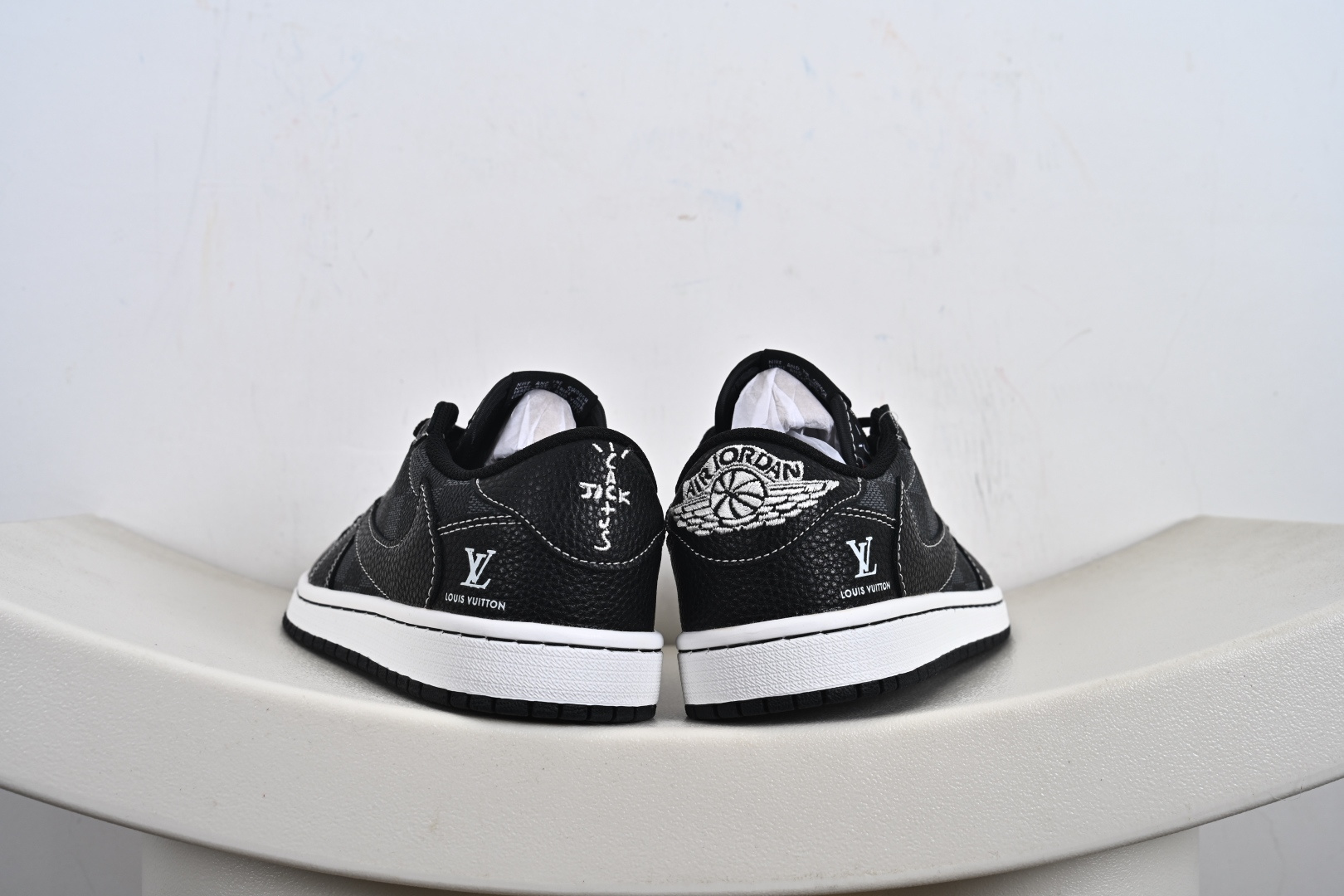 LV x Travis Scott x Air Jordan 1 Low 乔丹1代低帮倒钩LV联名黑色格子 DZ5899-008