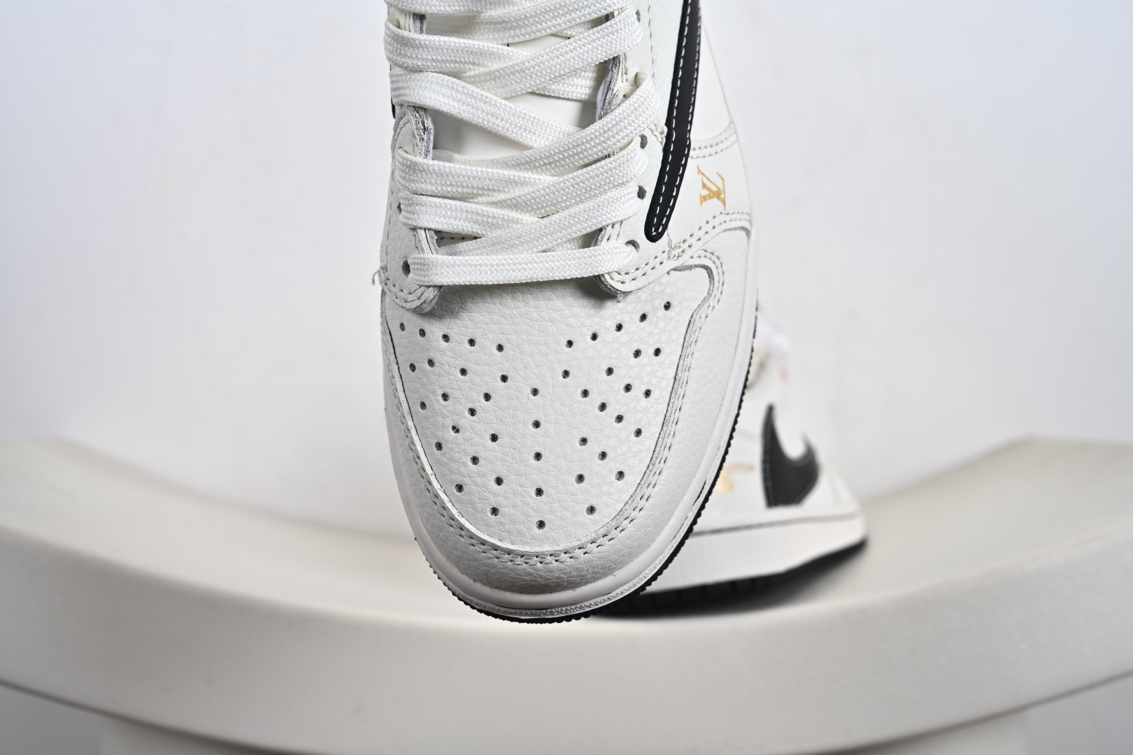 Travis Scott x Fragment Design x Jordan Air Jordan 1 Low OG SP “LV联名-米黑金标” JW1188-144