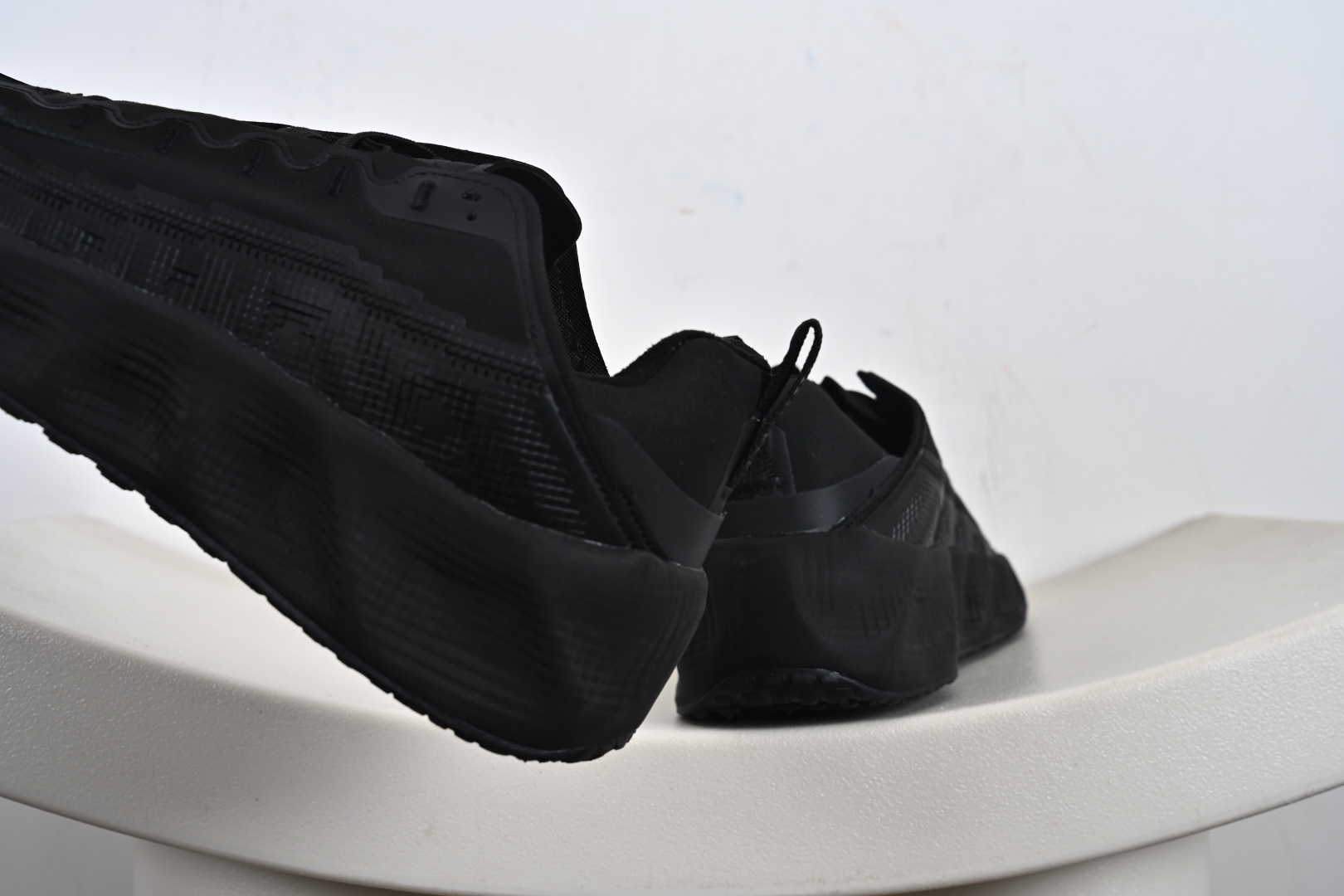 Nike Vomero Premium 耐克顶级迈柔路跑鞋 DX4215