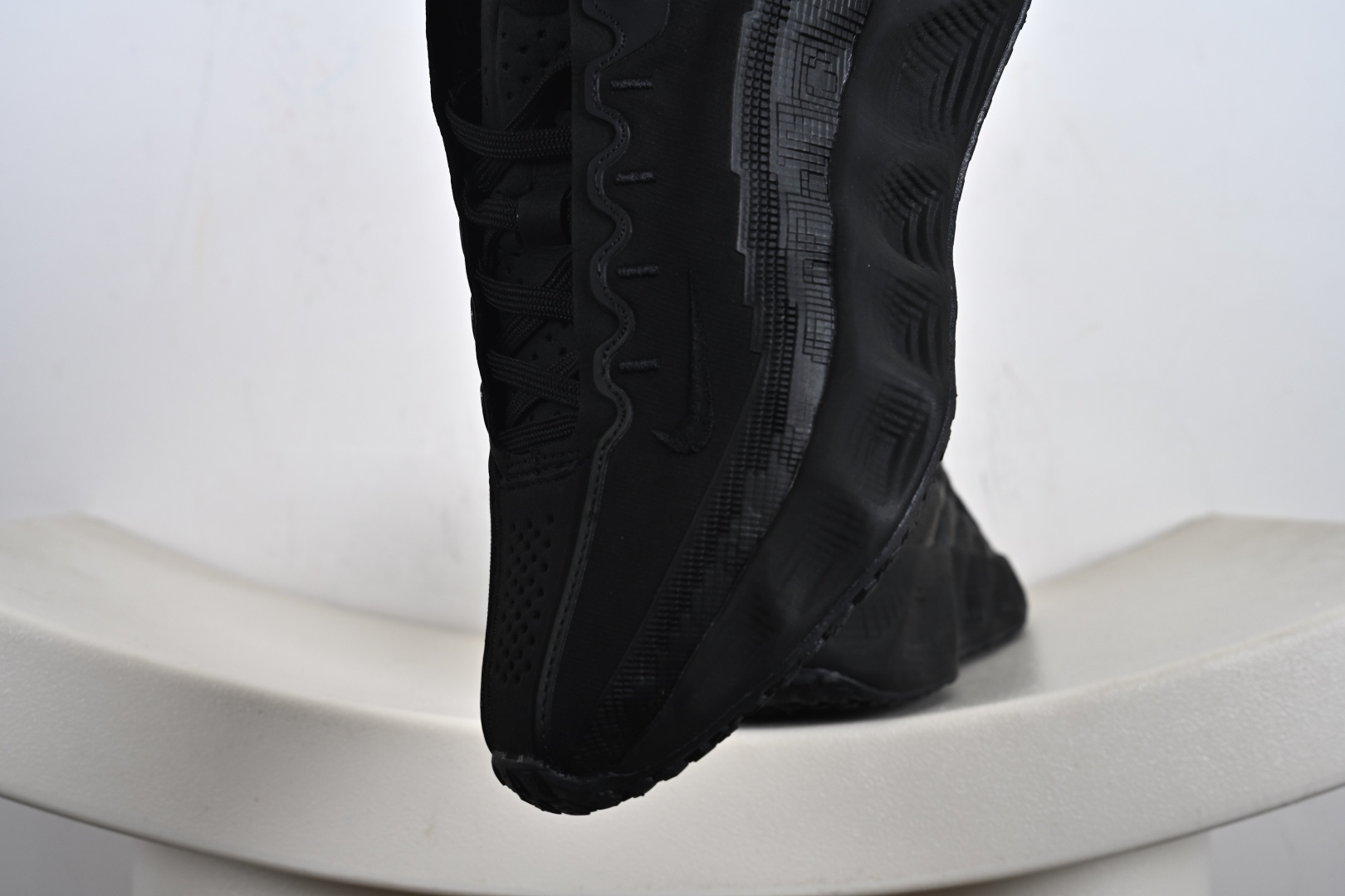 Nike Vomero Premium 耐克顶级迈柔路跑鞋 DX4215