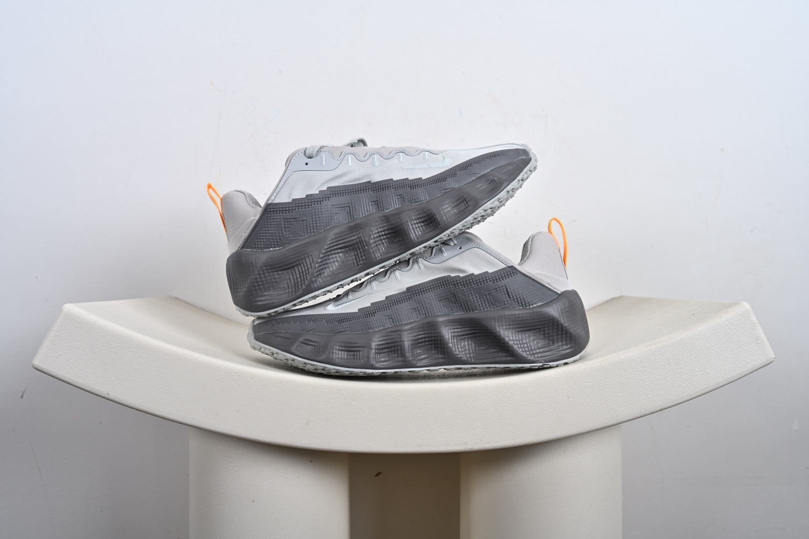 Nike Vomero Premium 耐克顶级迈柔路跑鞋 DX4215