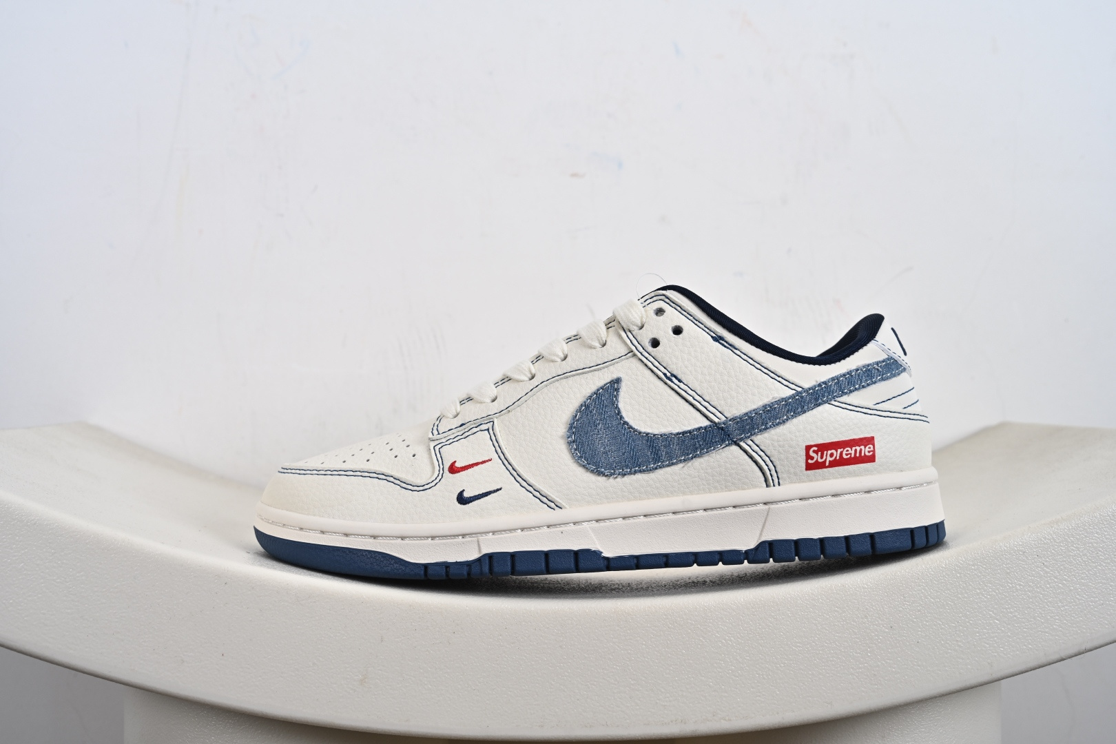 定制版Supreme x Nike Dunk SB Low Sup x 耐克 SB 低帮 白蓝牛仔勾 JP1628-016