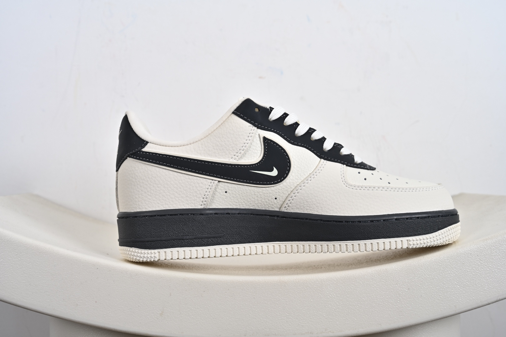 Nike Air Force 1 '07 Low “古驰联名——灰白双拼米灰”空军一号 低帮 运动鞋 KJ1688-013