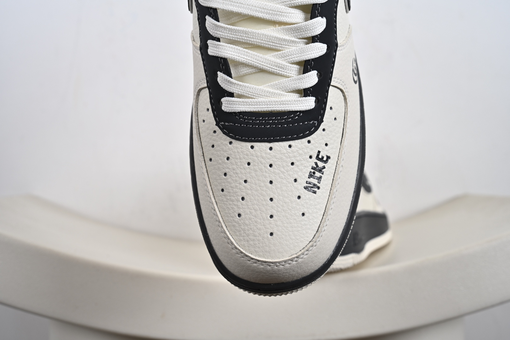 Nike Air Force 1 '07 Low “古驰联名——灰白双拼米灰”空军一号 低帮 运动鞋 KJ1688-013