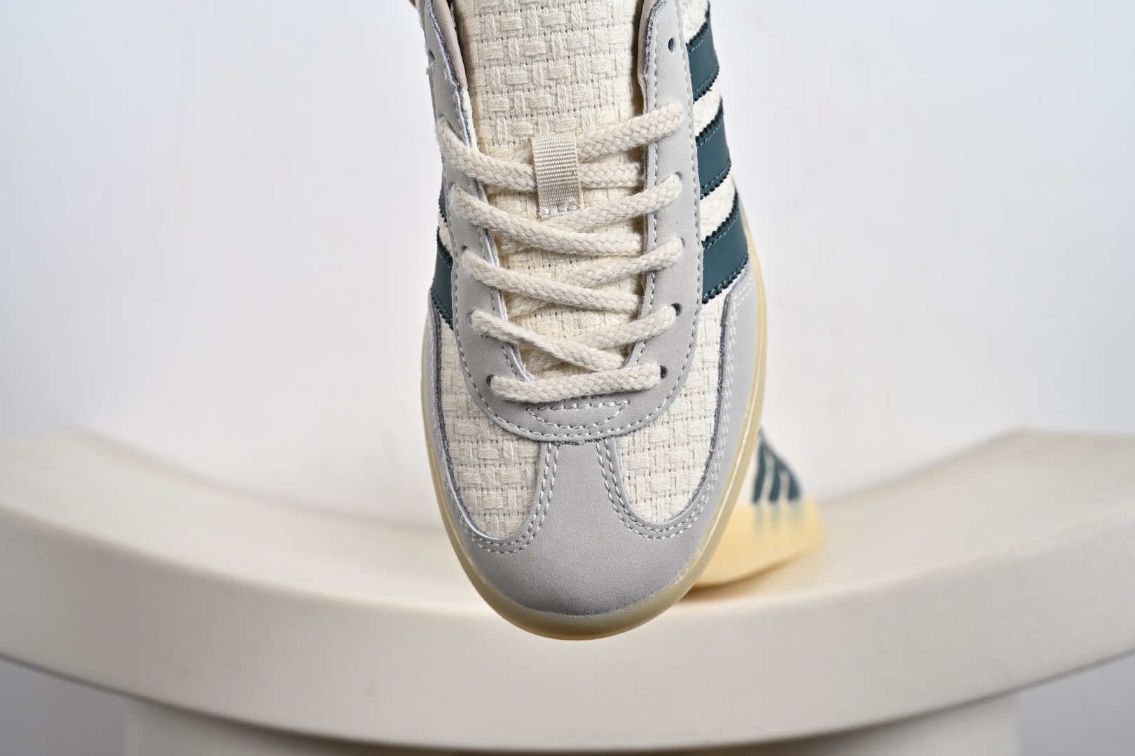 AD 阿迪 Gazelle Indoor 低帮运动休闲板鞋 JR3837