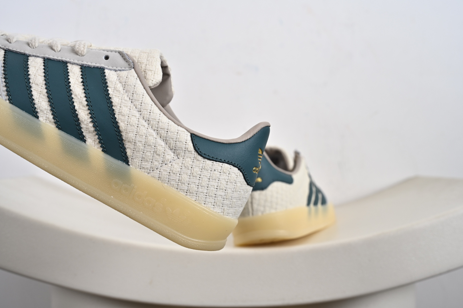 AD 阿迪 Gazelle Indoor 低帮运动休闲板鞋 JR3837