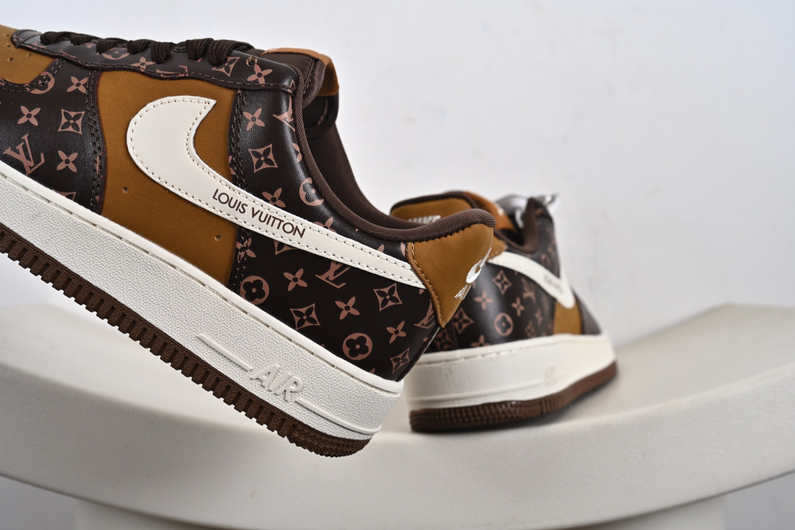 NIke Air Force 1 '07 Low “LV联名——经典棕花纹”空军一号 低帮 运动鞋 休闲鞋 XL1979-104