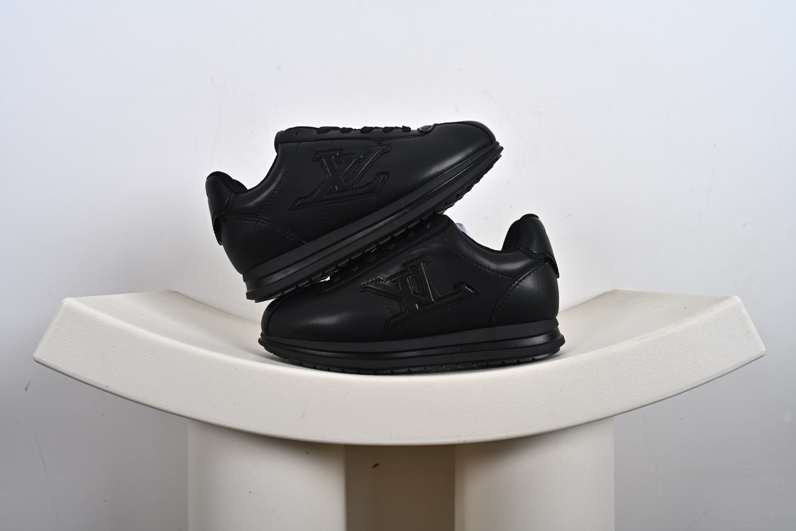 LV BUTTERSOFT SNEAKER 新品男士运动鞋 LV BUTTERSOFT运动鞋