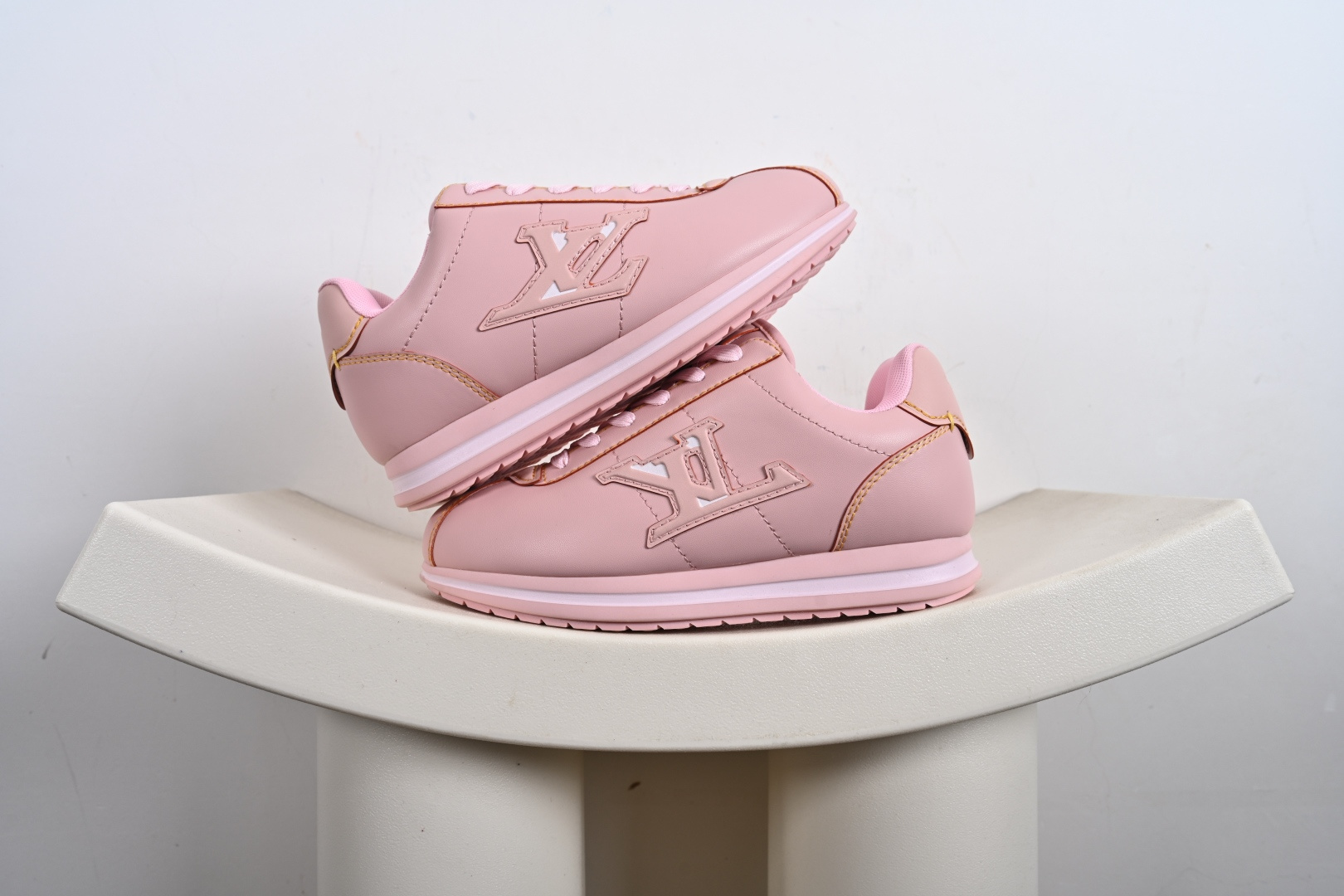 LV BUTTERSOFT SNEAKER 新品男士运动鞋 LV BUTTERSOFT运动鞋