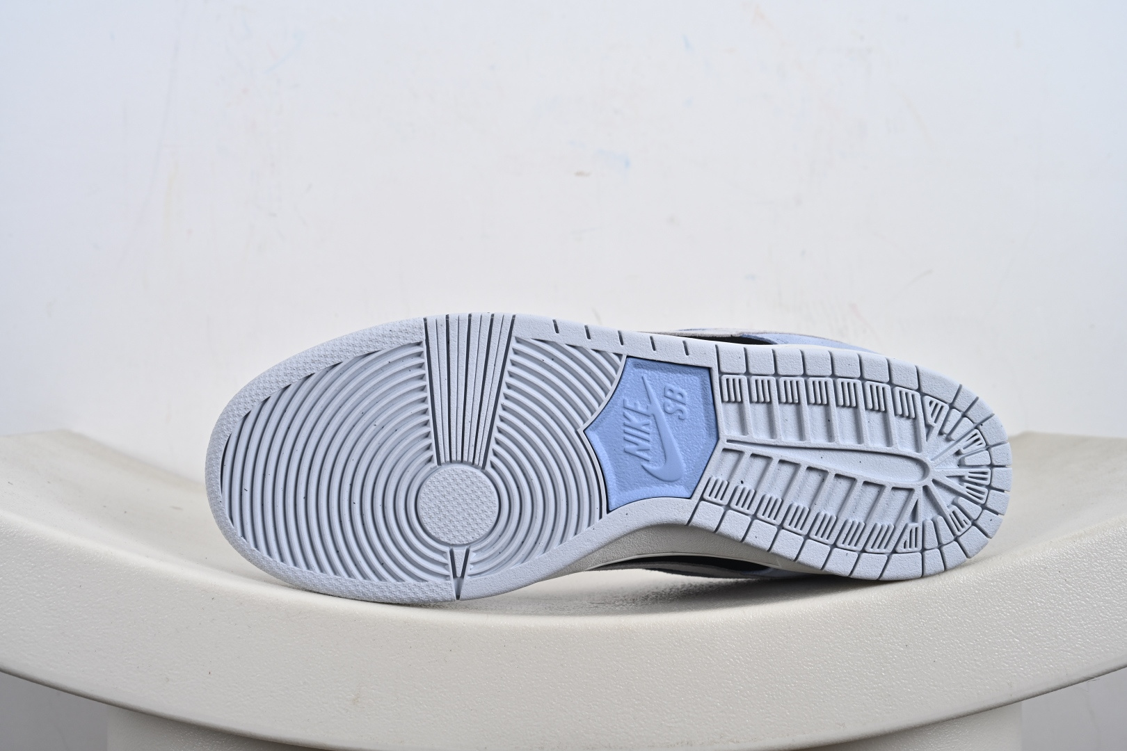 Nike SB Dunk Low pro 独家版型蒸餾加工帶來的是更好的视觉和脚感体验 HF3063-400