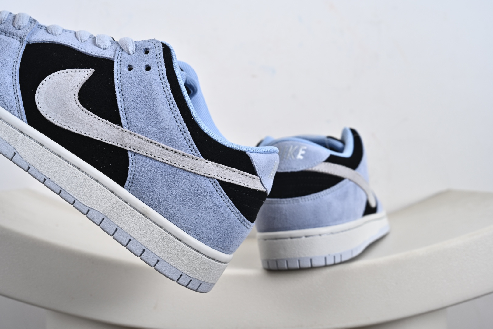 Nike SB Dunk Low pro 独家版型蒸餾加工帶來的是更好的视觉和脚感体验 HF3063-400