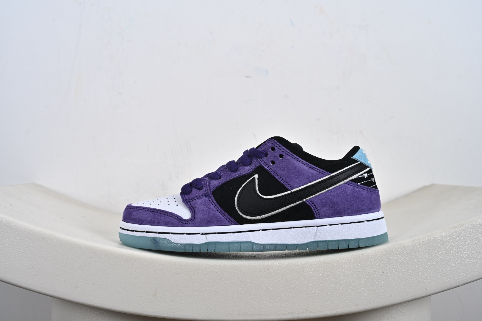 Nike SB Dunk Low pro 独家版型蒸餾加工帶來的是更好的视觉和脚感体验 HJ0513-500