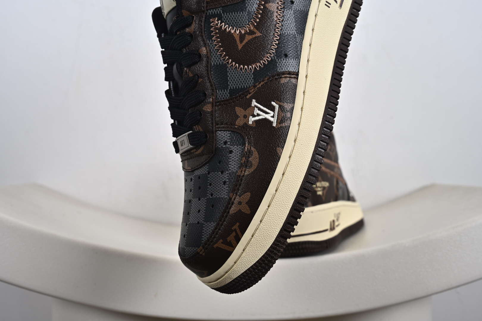 Nike Air Force 1'07 Low LV联名 咖啡灰 空军一号低帮休闲板鞋 SC0601-563