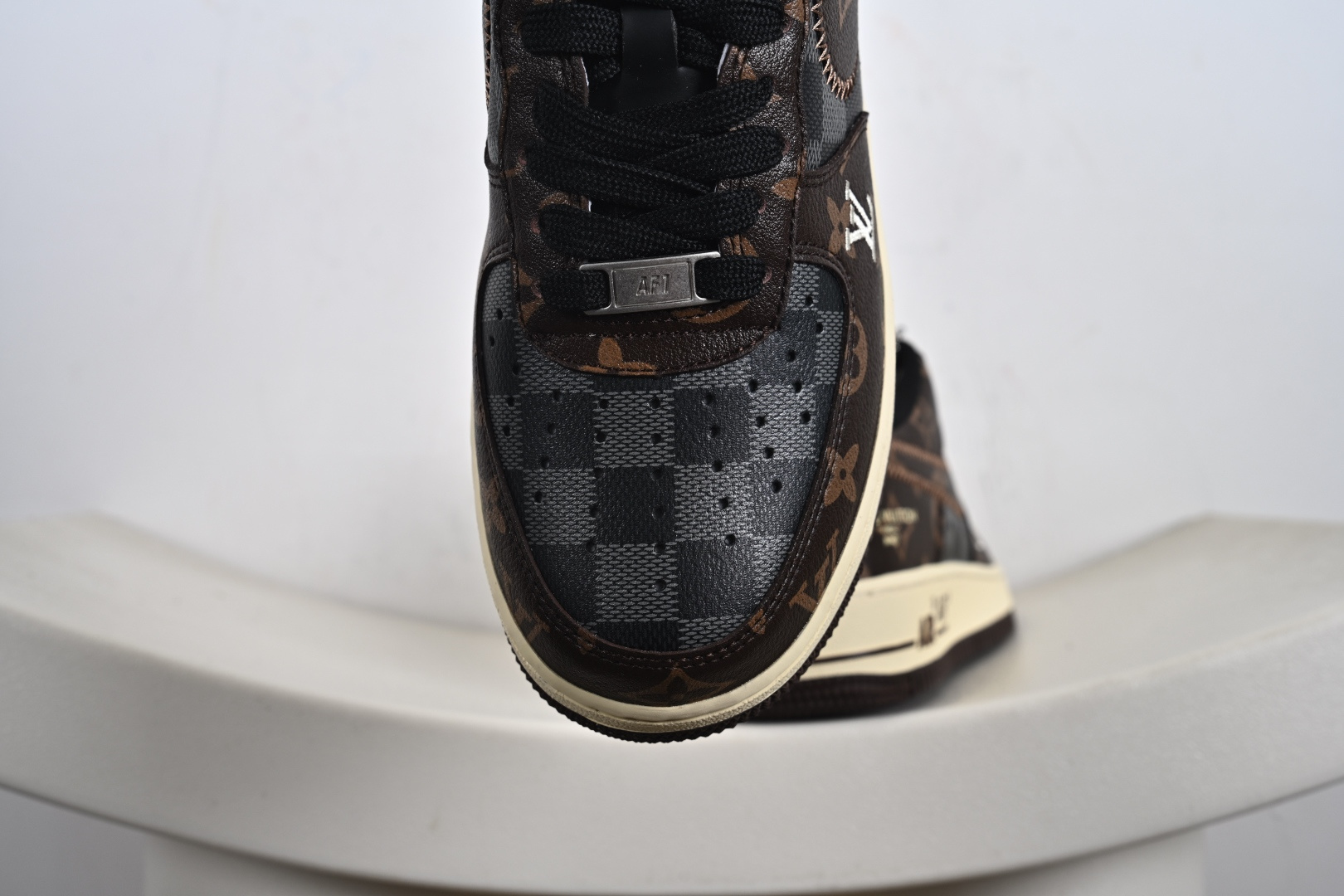 Nike Air Force 1'07 Low LV联名 咖啡灰 空军一号低帮休闲板鞋 SC0601-563