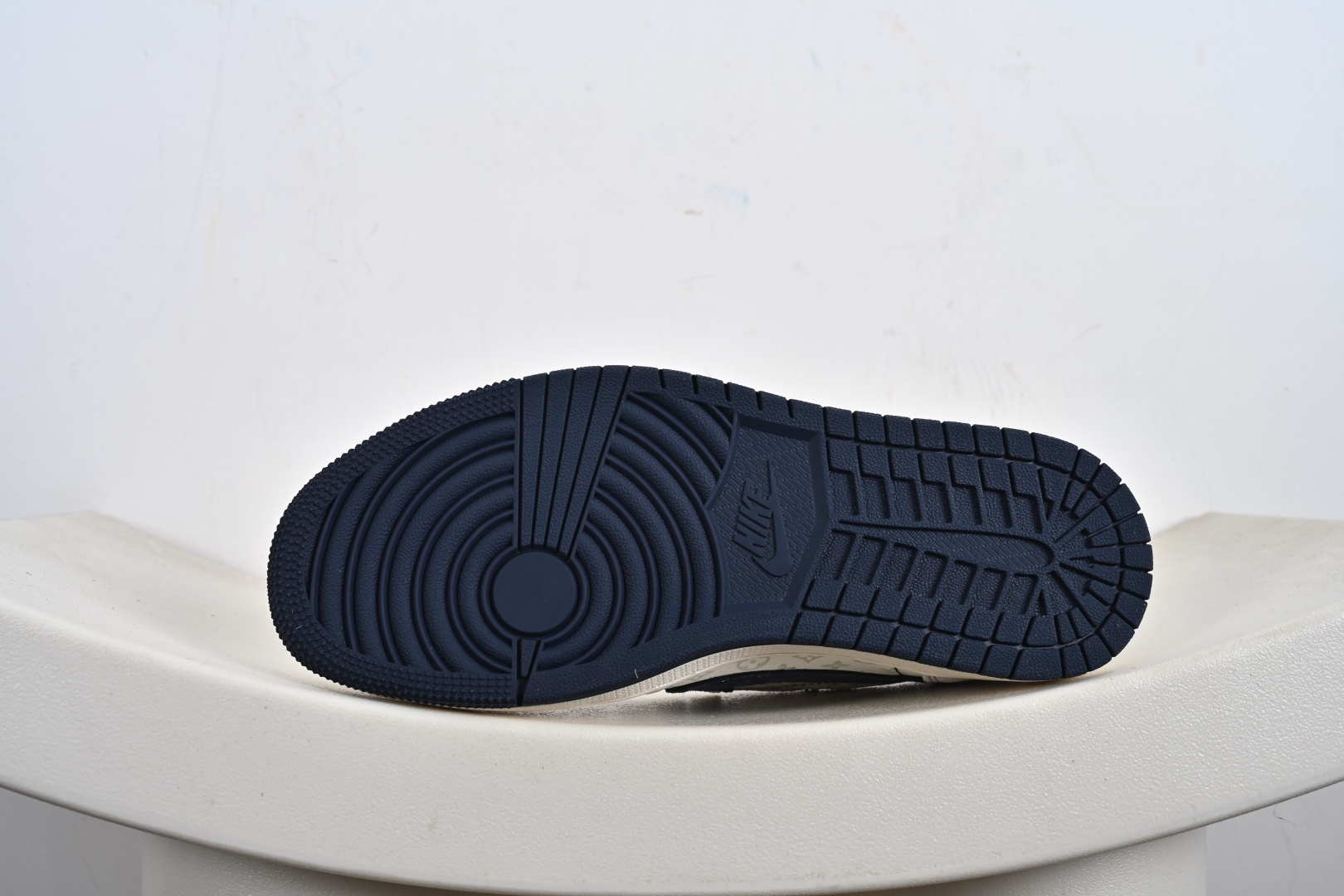 Nike Air Jordan 1 x Travis Scott AJ1倒勾 乔一倒钩 ‘DIY’定制 耐克 低帮文化篮球鞋 CX5050-Y15