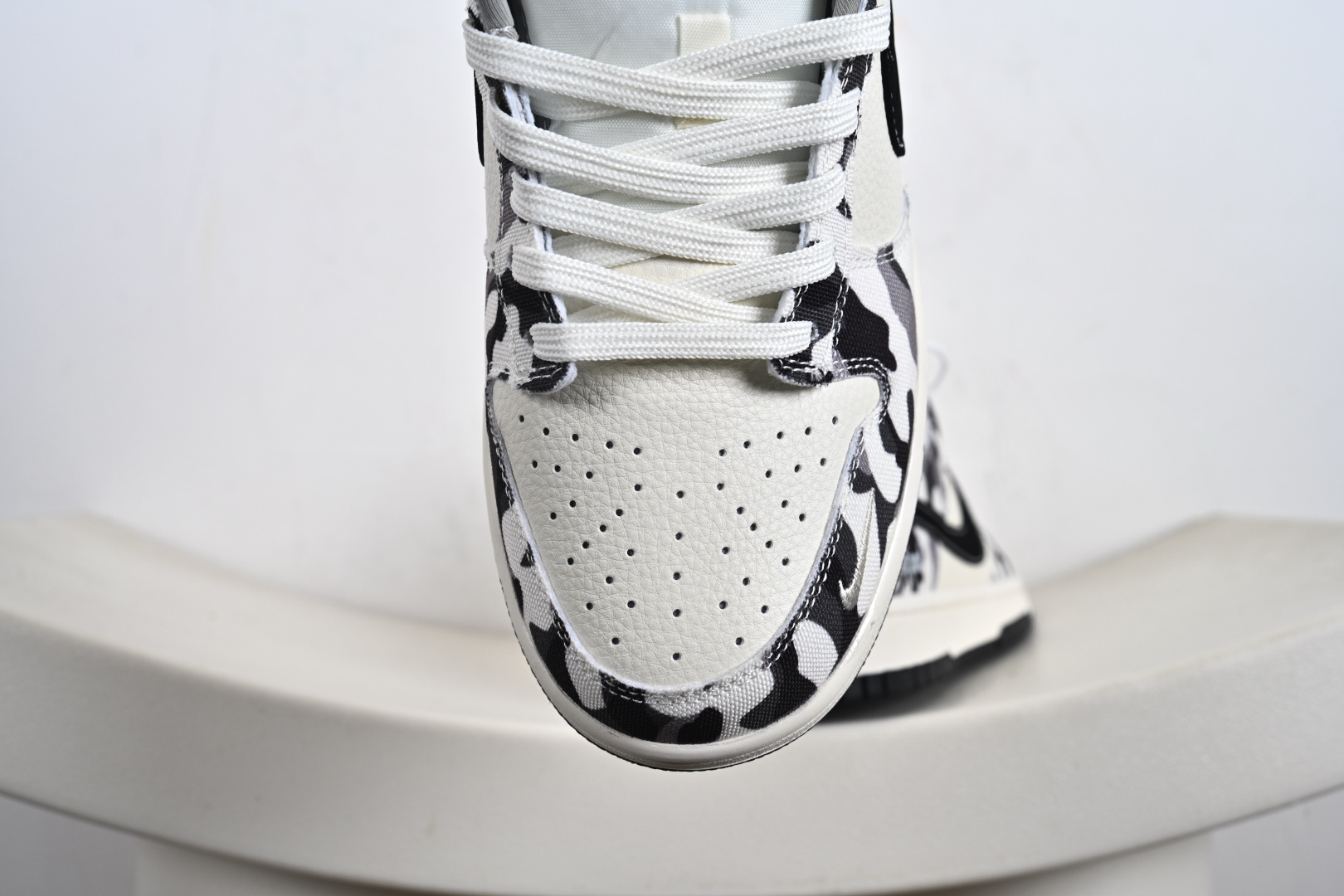 Nike SB Dunk Low“ 灰迷彩” 周年高端定制 低帮休闲板鞋 SR2025-002