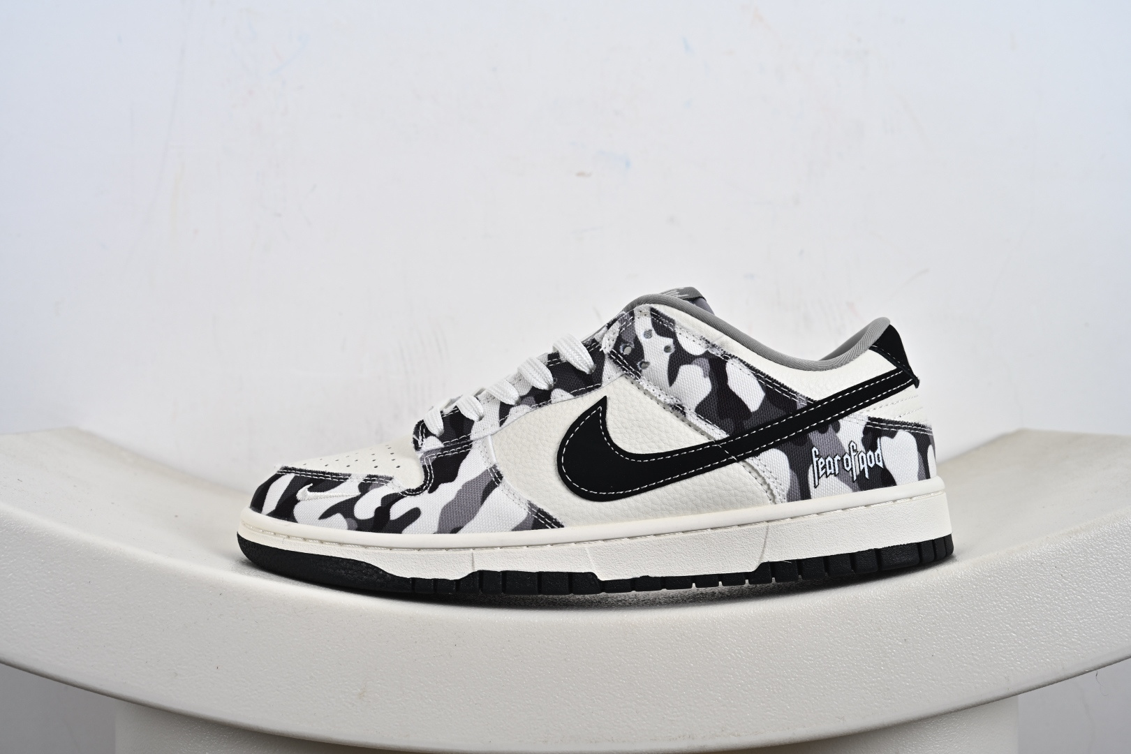 Nike SB Dunk Low“ 灰迷彩” 周年高端定制 低帮休闲板鞋 SR2025-002