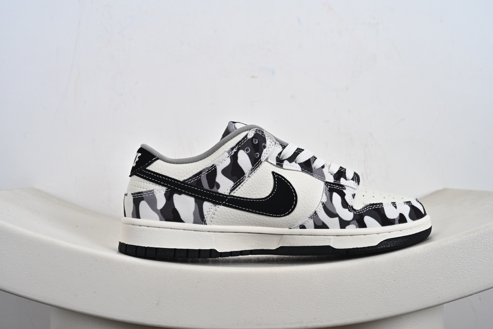 Nike SB Dunk Low“ 灰迷彩” 周年高端定制 低帮休闲板鞋 SR2025-002