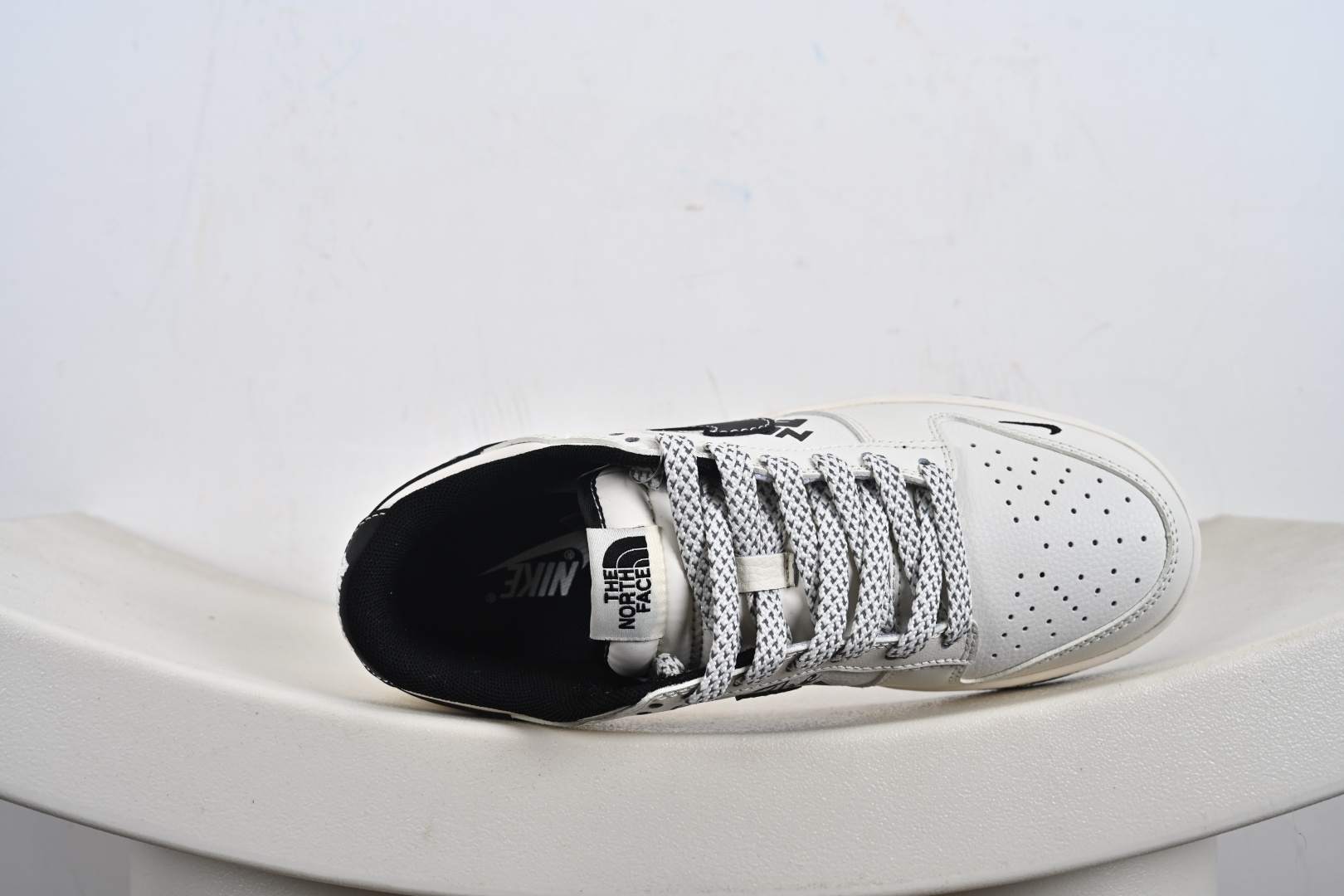 Nk SB Dunk Low 北面联名米黑勾Mr.Vera设计师 高端定制 低帮休闲运动板鞋 XF8698-207