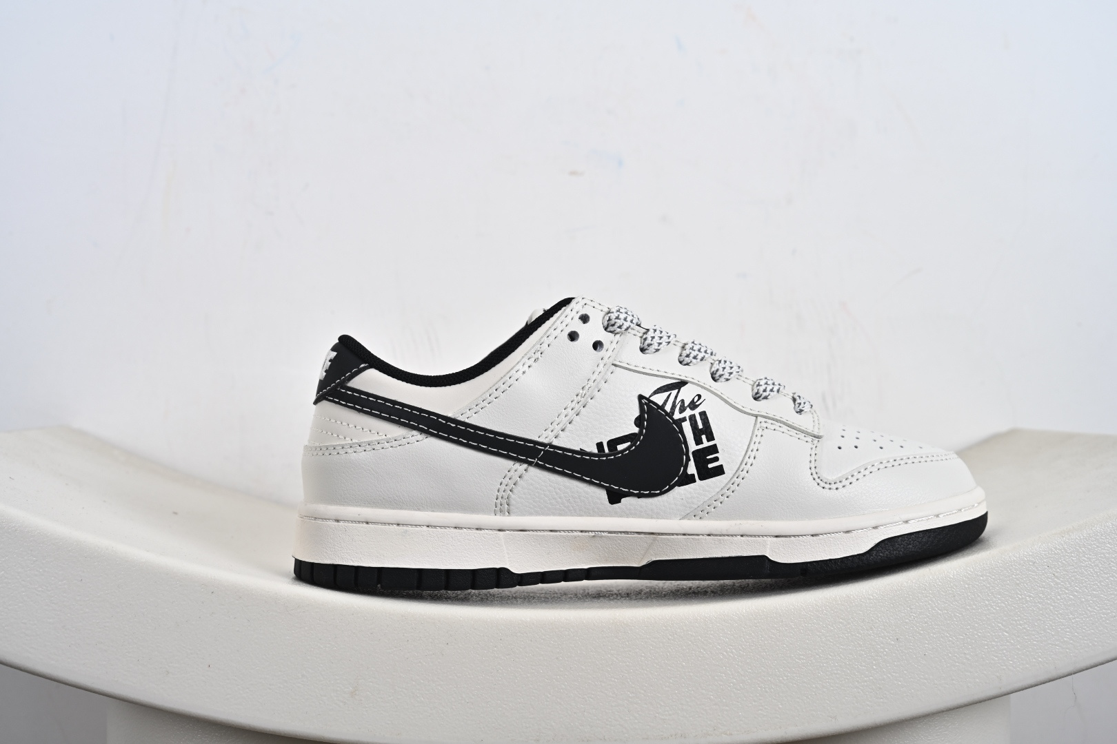 Nk SB Dunk Low 北面联名米黑勾Mr.Vera设计师 高端定制 低帮休闲运动板鞋 XF8698-207