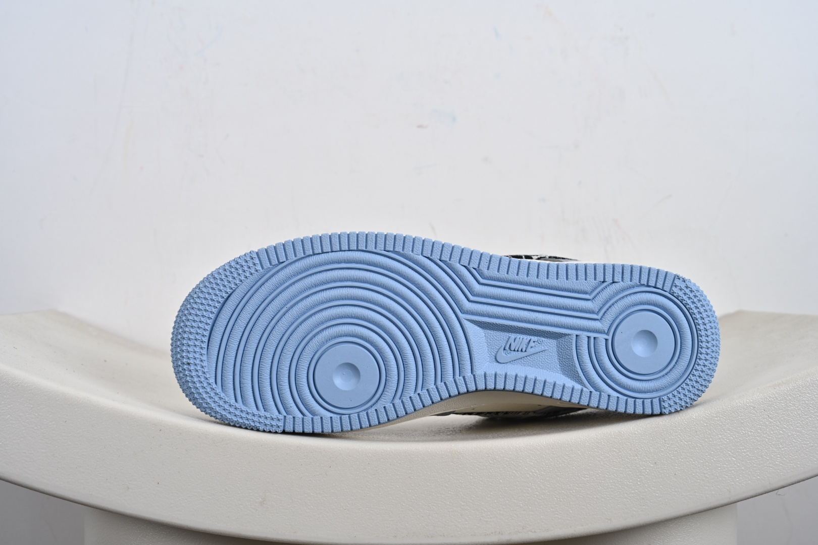 NIke Air Force 1 '07 Low 空军一号低帮 运动鞋 休闲鞋 HS8068-047