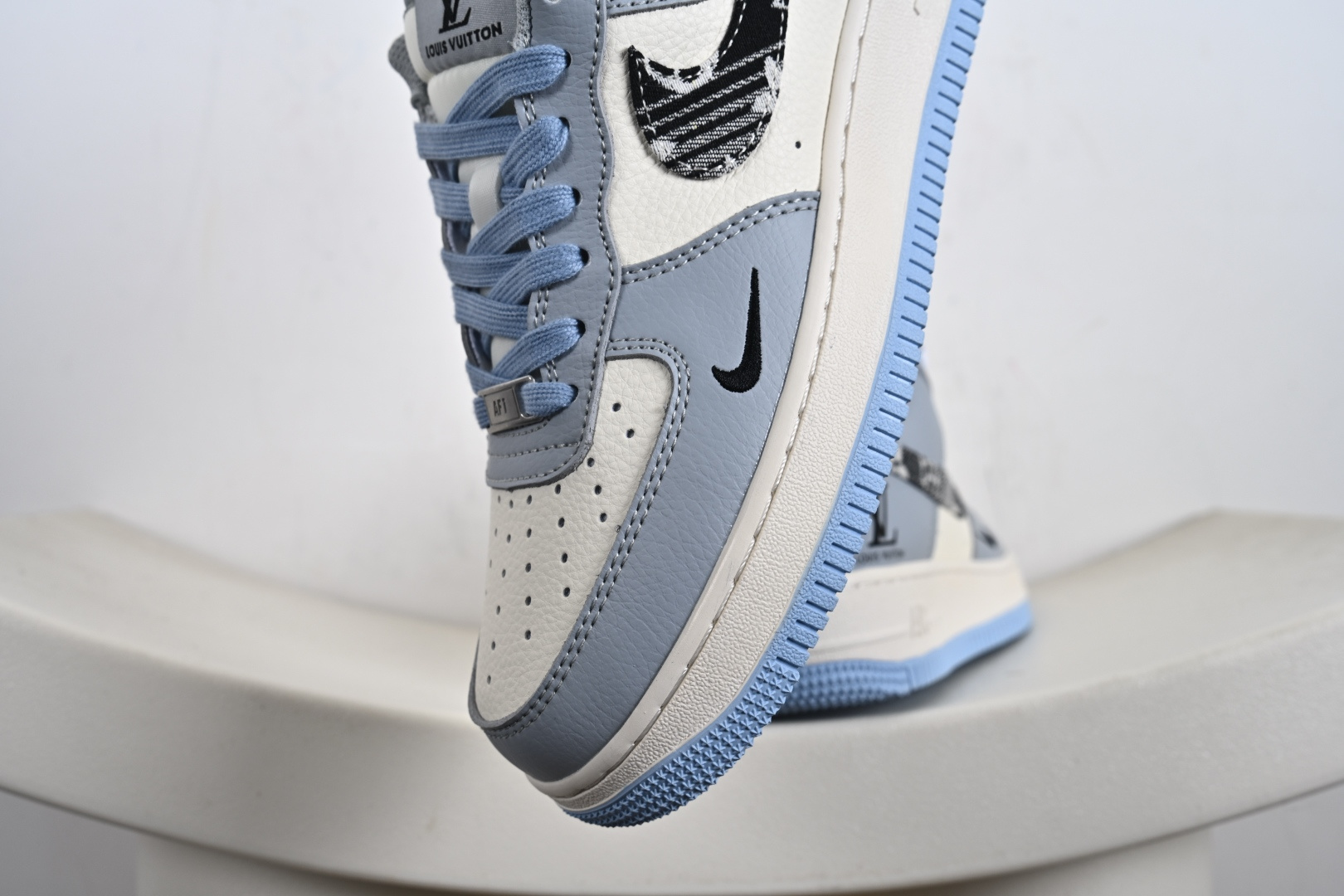 NIke Air Force 1 '07 Low 空军一号低帮 运动鞋 休闲鞋 HS8068-047