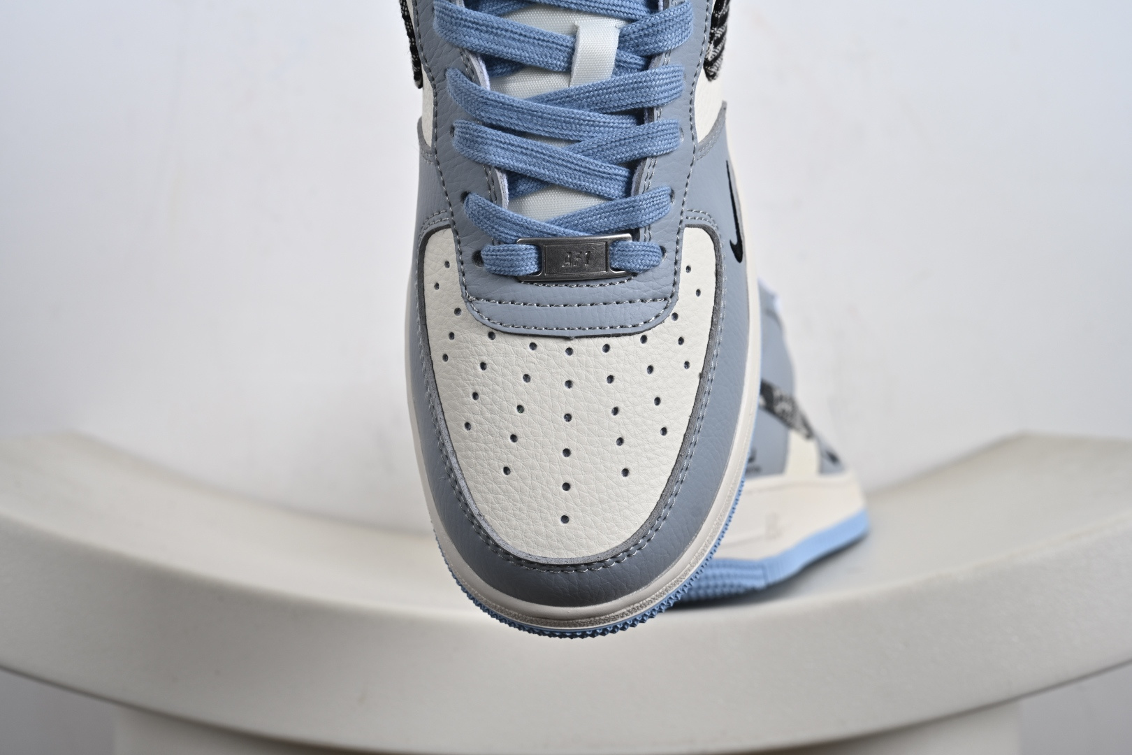 NIke Air Force 1 '07 Low 空军一号低帮 运动鞋 休闲鞋 HS8068-047