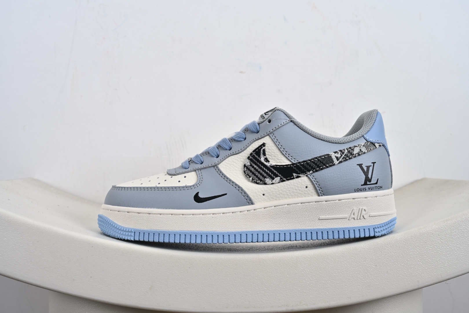 NIke Air Force 1 '07 Low 空军一号低帮 运动鞋 休闲鞋 HS8068-047