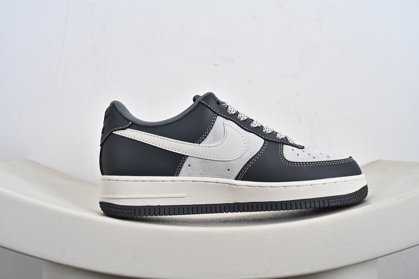 NIke Air Force 1 '07 Low 空军一号低帮 运动鞋 休闲鞋 HS8068-048